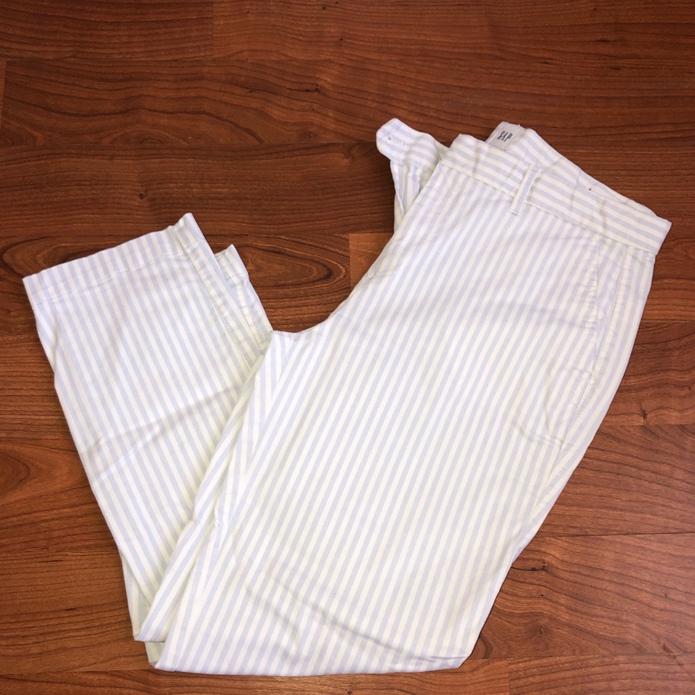 💙GAP Cropped pants Size 8💙